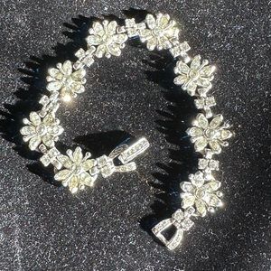 ⚜️Vintage PENNINO Rhinestone flower Bracelet